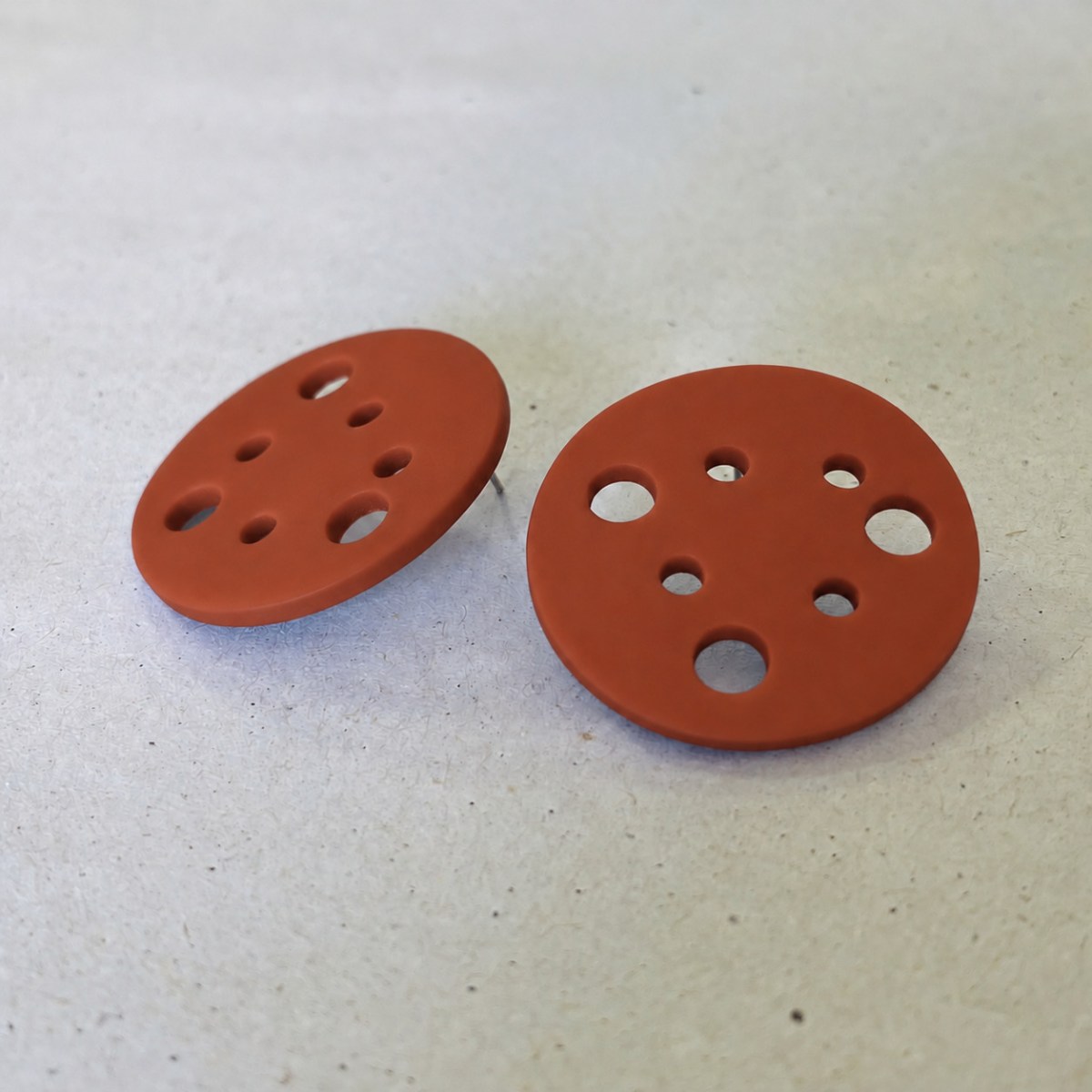 HOLE TERRACOTTA